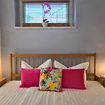 Gruene Oase Mit Eigener Terrasse Zwischen Altstadt Und Hafen #2 Apartmán *
