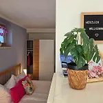 Apartmán Gruene Oase Mit Eigener Terrasse Zwischen Altstadt Und Hafen #2