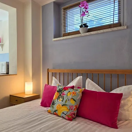 Gruene Oase Mit Eigener Terrasse Zwischen Altstadt Und Hafen #2 *