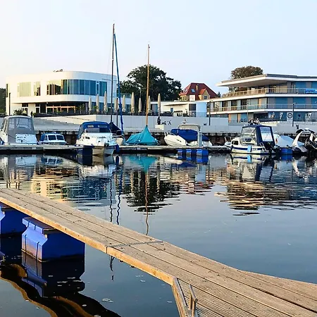 Gruene Oase Mit Eigener Terrasse Zwischen Altstadt Und Hafen #2 Daire *