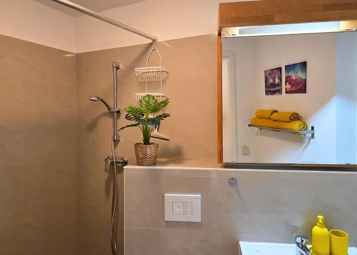 Gruene Oase Mit Eigener Terrasse Zwischen Altstadt Und Hafen #2 *