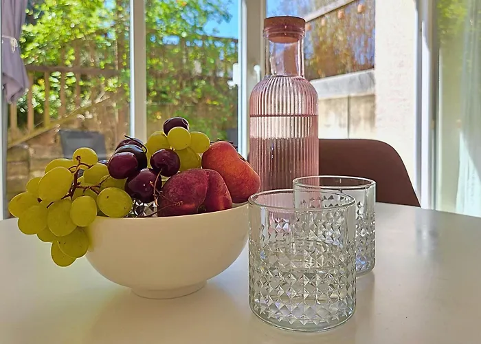 Gruene Oase Mit Eigener Terrasse Zwischen Altstadt Und Hafen #2 Lägenhet *